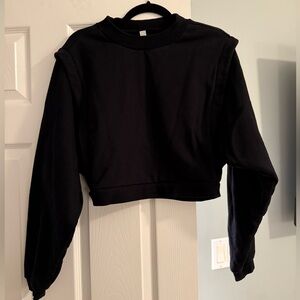 ALO Yoga Cropped Fresh Coverup Black Sweatshirt